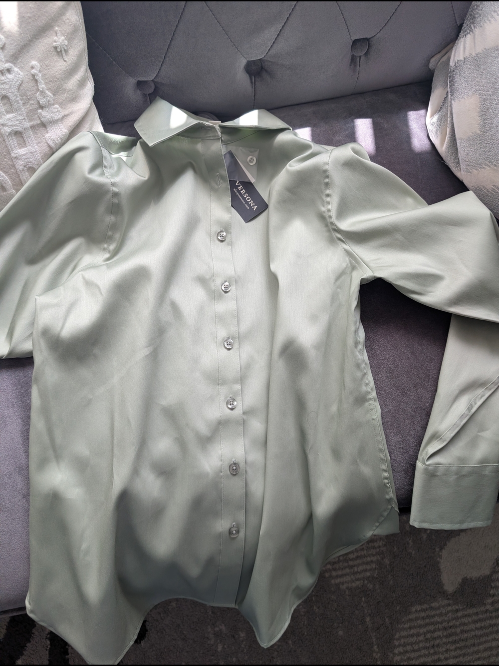 Versona Men’s Sage Green Button-Down Shirt